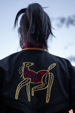 Cargar imagen en el visor de la galería, Chamarra Novillo
